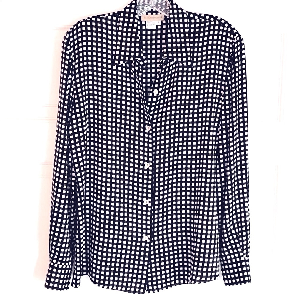A.J. Christopher 100% silk long sleeve blouse